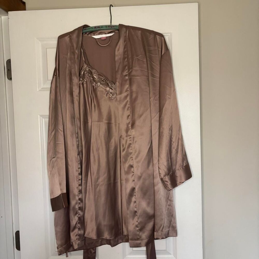 Victoria-s-secret Women's Brown and Tan Robe
